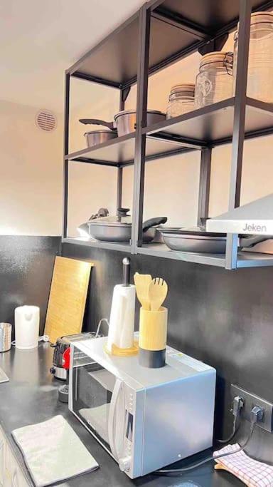 Logement Moderne Au Coeur Du Village Saint-Georges-de-Luzençon 외부 사진