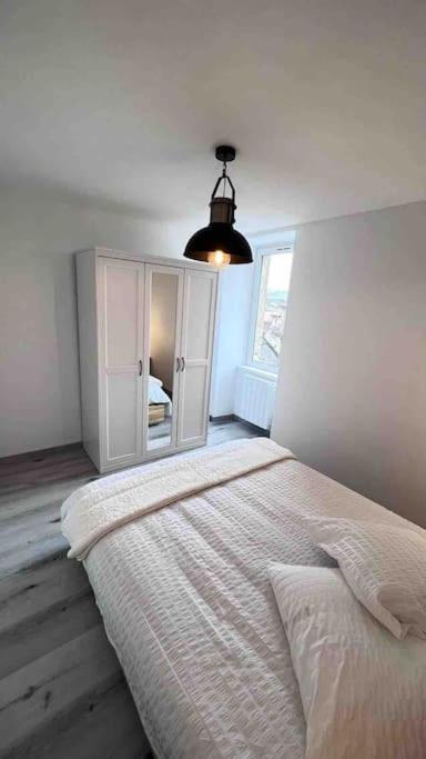 Logement Moderne Au Coeur Du Village Saint-Georges-de-Luzençon 외부 사진